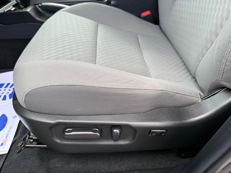 Toyota Tacoma 4WD Vehicle Image 24