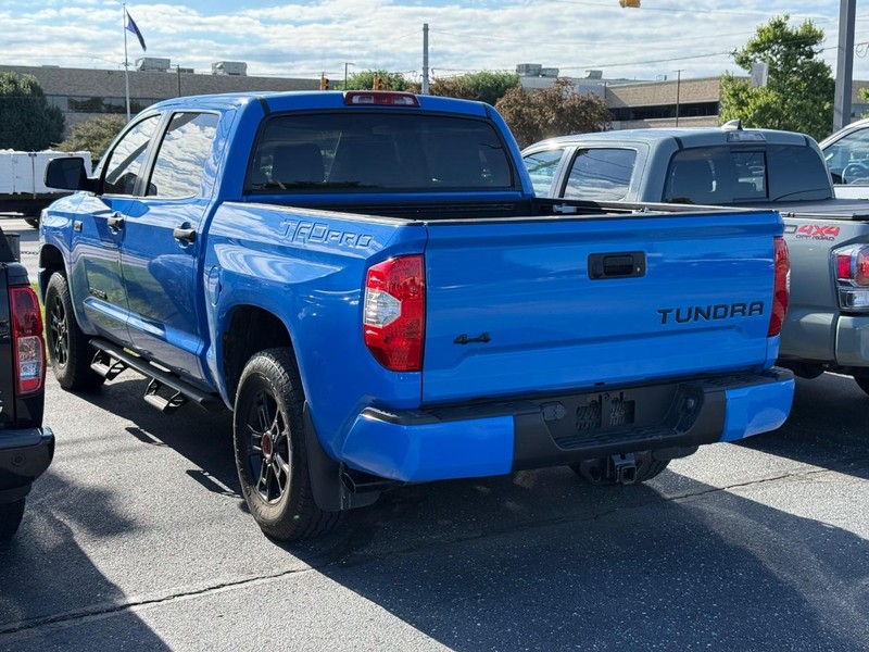 Toyota Tundra 4WD Vehicle Image 03
