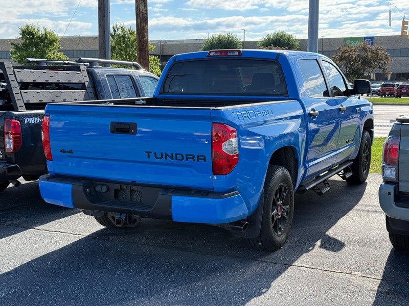 Toyota Tundra 4WD Vehicle Image 04