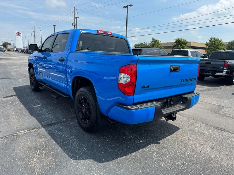 Toyota Tundra 4WD Vehicle Full-screen Gallery Image 06