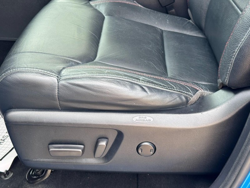 Toyota Tundra 4WD Vehicle Full-screen Gallery Image 25
