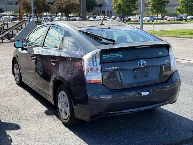 Toyota Prius Vehicle Image 03