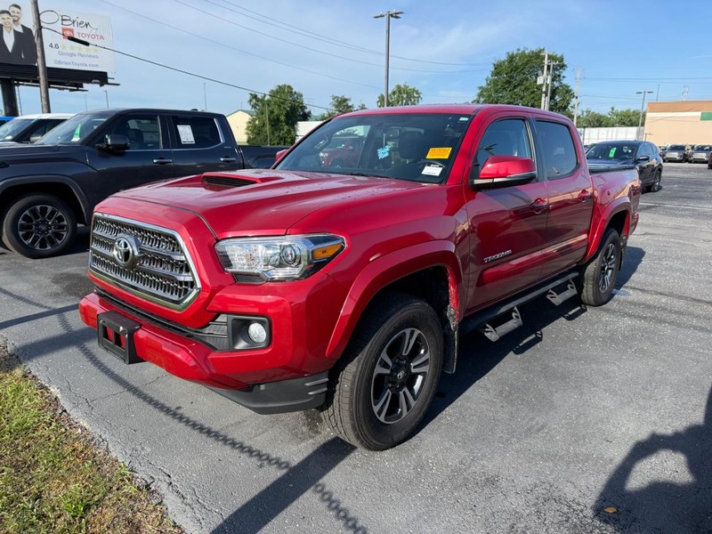 Toyota Tacoma Vehicle Image 02