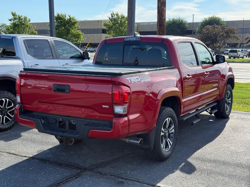 Toyota Tacoma Vehicle Image 04