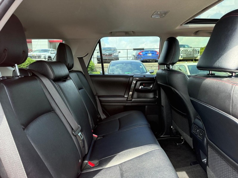 Toyota 4Runner Vehicle Image 10
