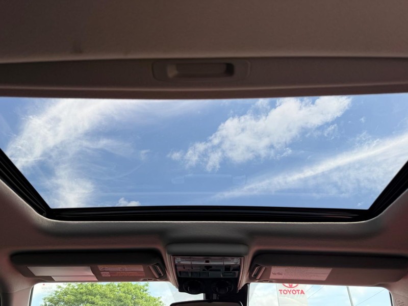 Toyota 4Runner Vehicle Image 11