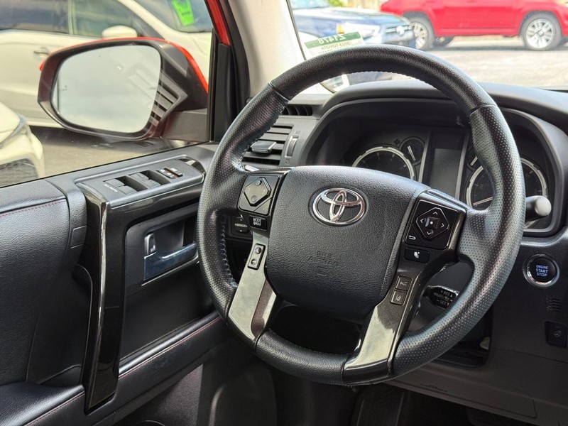Toyota 4Runner Vehicle Image 13