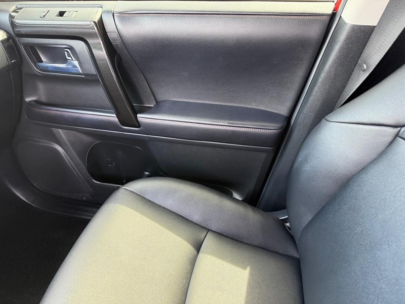 Toyota 4Runner Vehicle Image 21