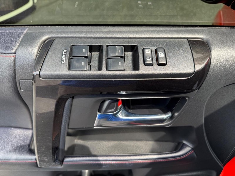 Toyota 4Runner Vehicle Image 24