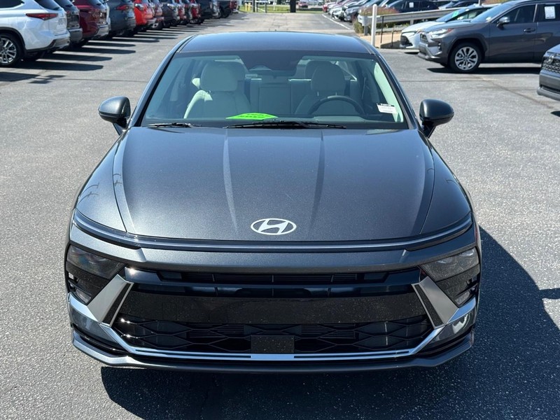 Hyundai Sonata Vehicle Image 09