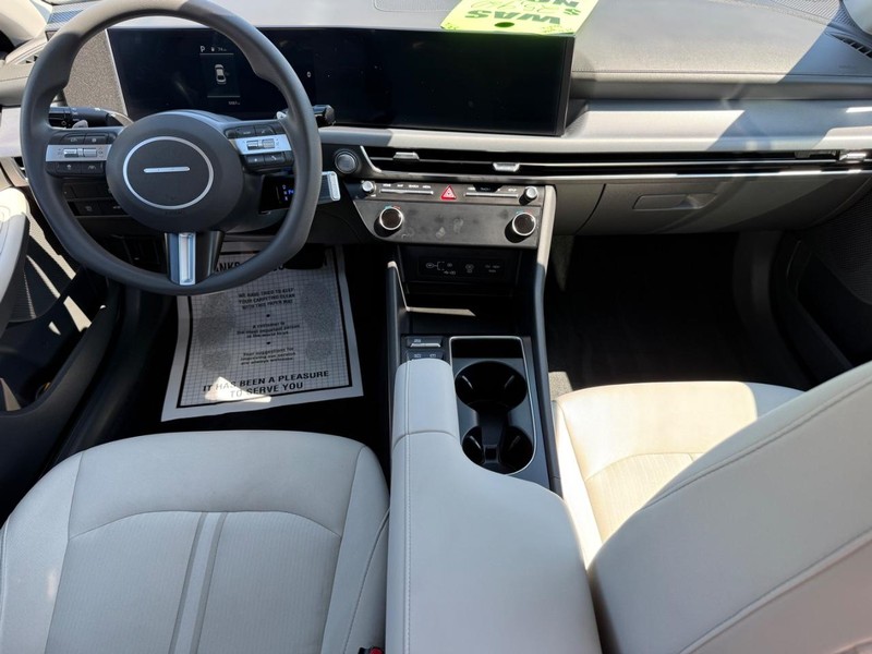Hyundai Sonata Vehicle Image 11