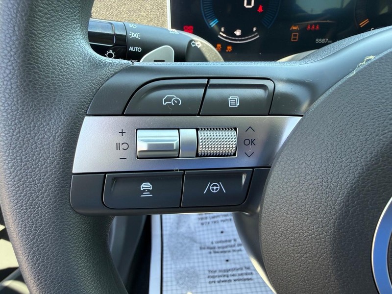 Hyundai Sonata Vehicle Image 13