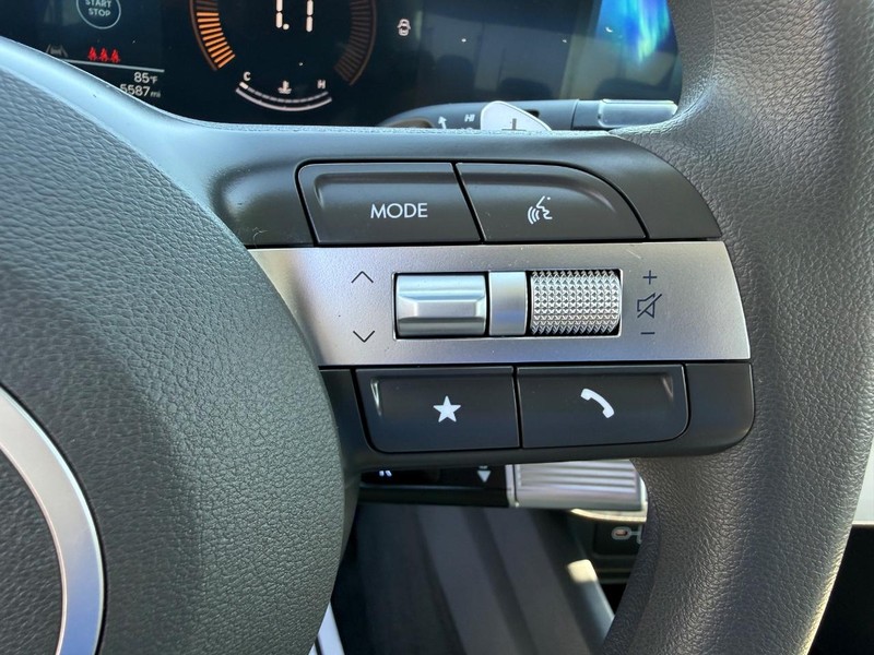 Hyundai Sonata Vehicle Image 14