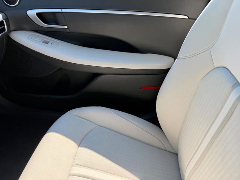Hyundai Sonata Vehicle Image 20