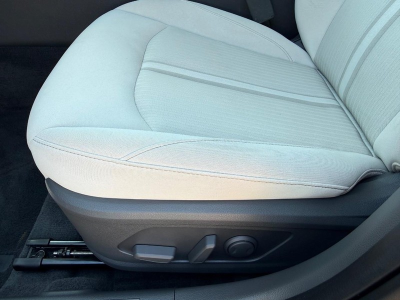 Hyundai Sonata Vehicle Image 24
