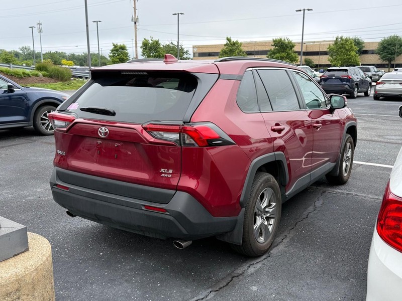Toyota RAV4 Vehicle Image 04