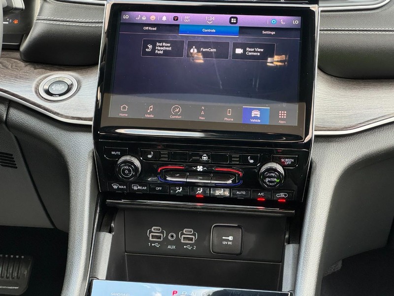 Jeep Grand Cherokee L Vehicle Image 19