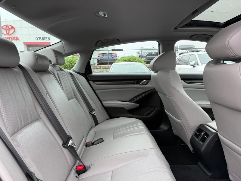 Honda Accord Sedan Vehicle Image 10