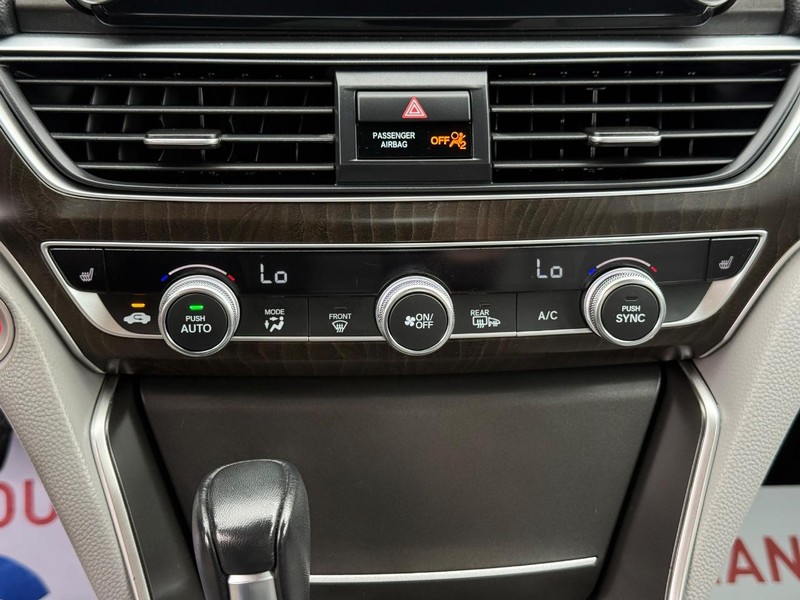Honda Accord Sedan Vehicle Image 20