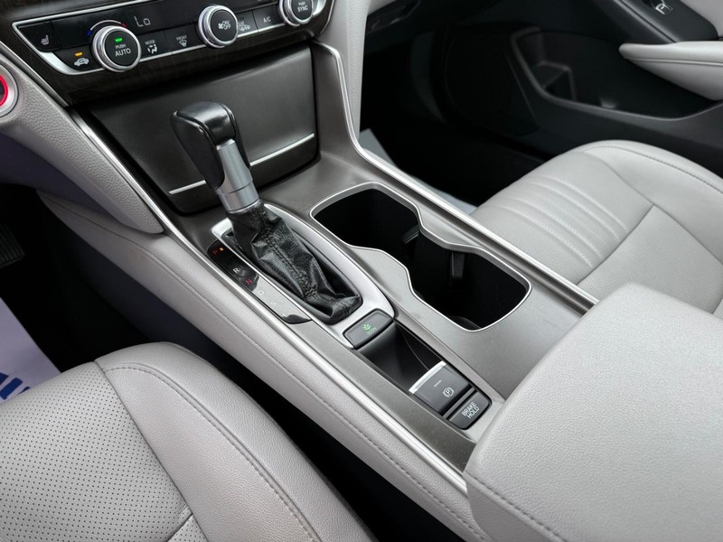 Honda Accord Sedan Vehicle Image 21