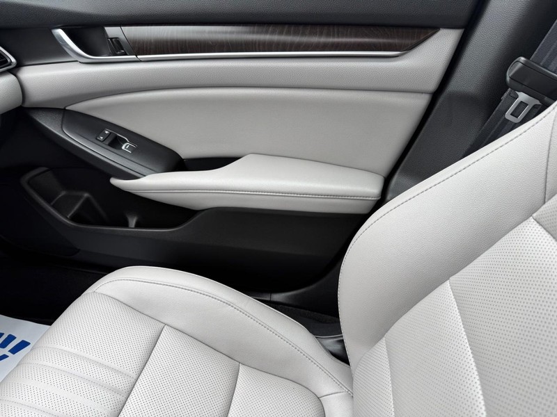 Honda Accord Sedan Vehicle Image 22