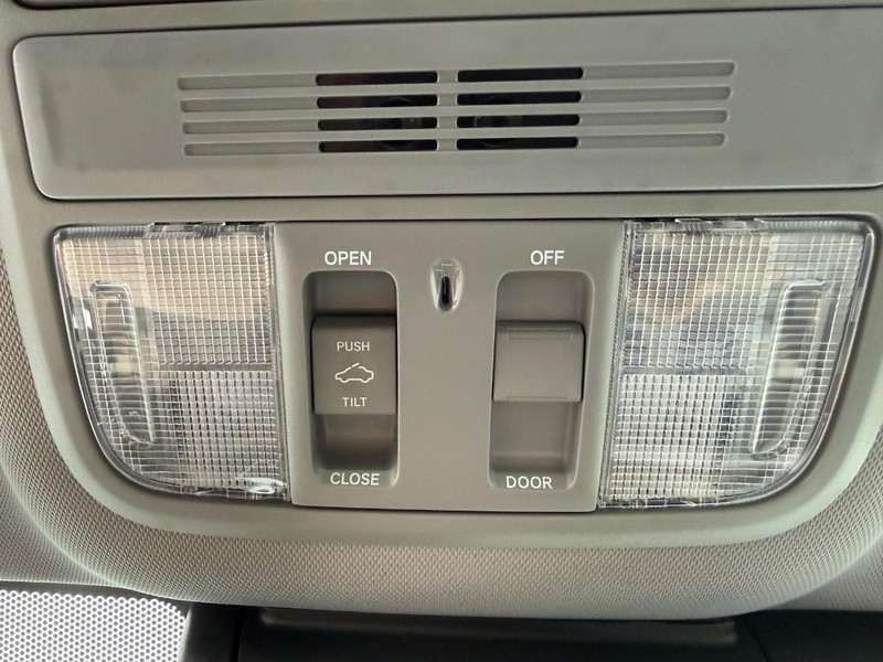 Honda Accord Sedan Vehicle Image 23