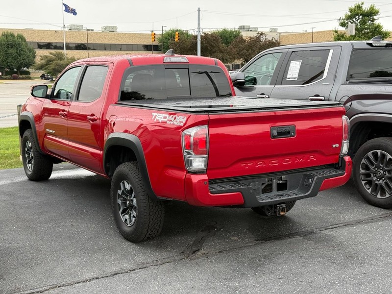 Toyota Tacoma 4WD Vehicle Image 03