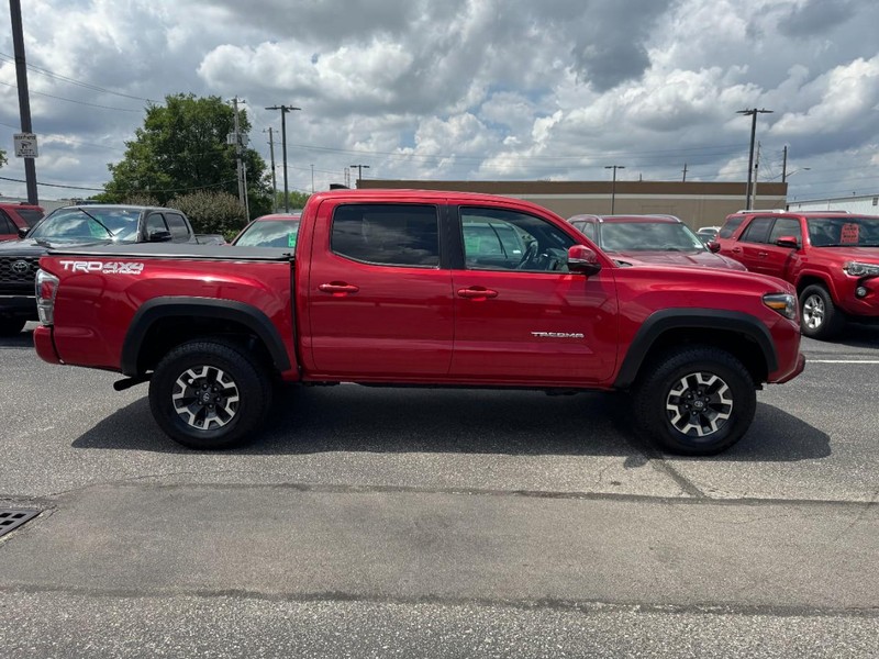 Toyota Tacoma 4WD Vehicle Image 09