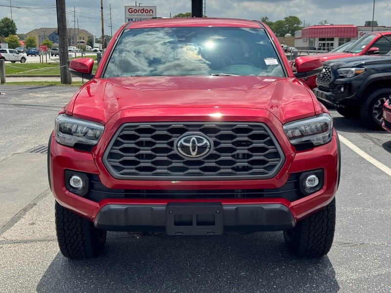 Toyota Tacoma 4WD Vehicle Image 16