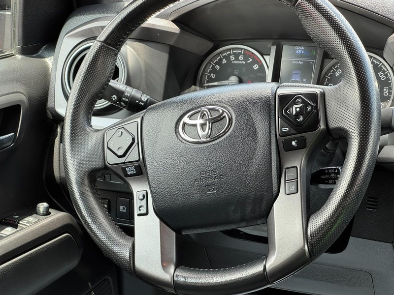 Toyota Tacoma 4WD Vehicle Image 19