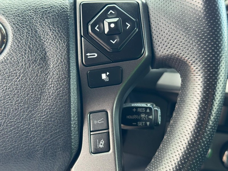 Toyota Tacoma 4WD Vehicle Image 25