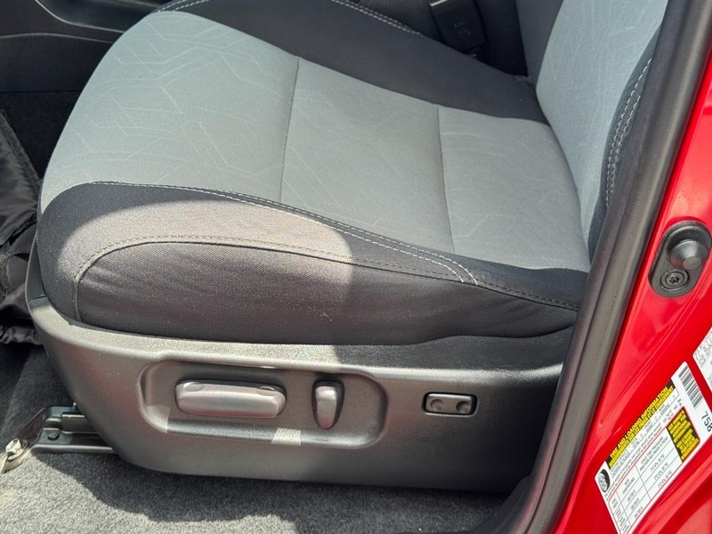 Toyota Tacoma 4WD Vehicle Image 30