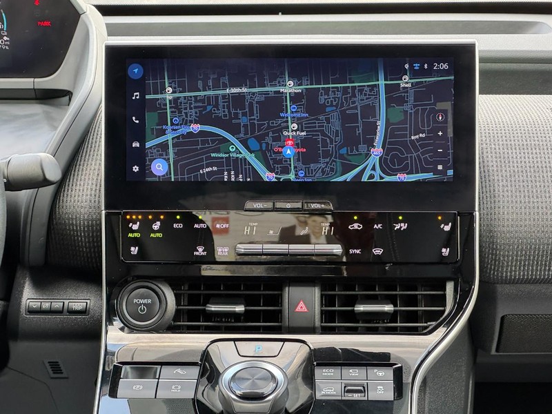 Toyota bZ4X Vehicle Full-screen Gallery Image 14