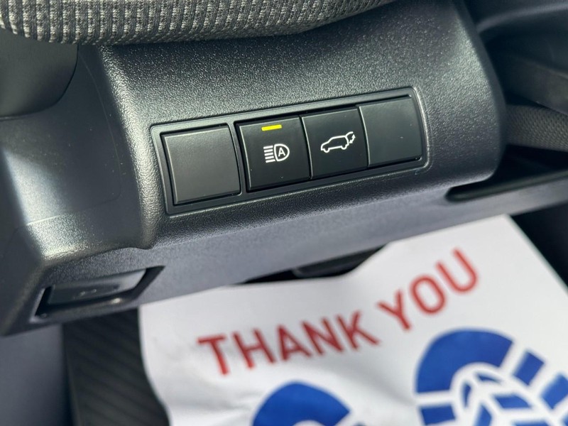 Toyota bZ4X Vehicle Full-screen Gallery Image 18