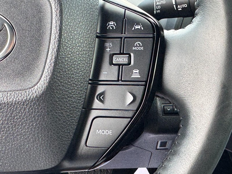 Toyota bZ4X Vehicle Full-screen Gallery Image 21