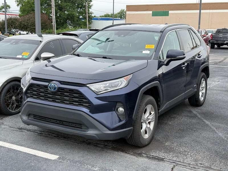 Toyota RAV4 Vehicle Image 02