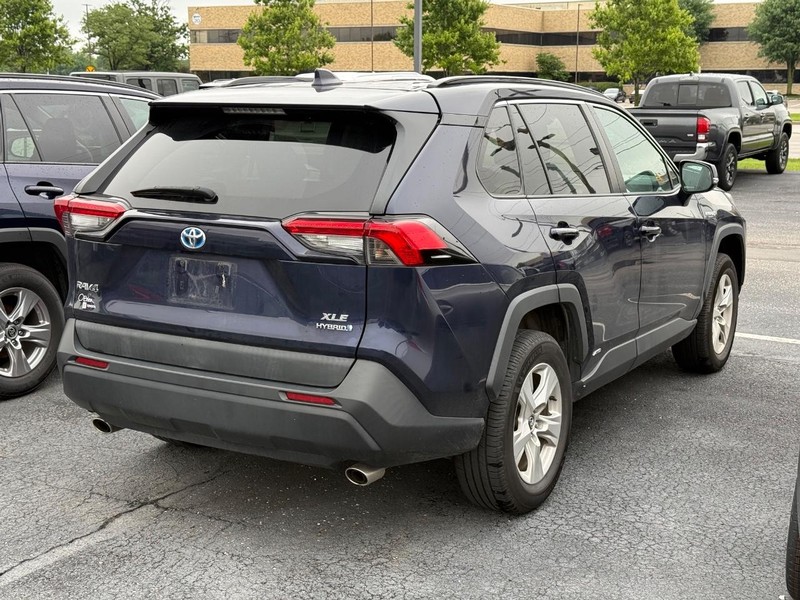 Toyota RAV4 Vehicle Image 04