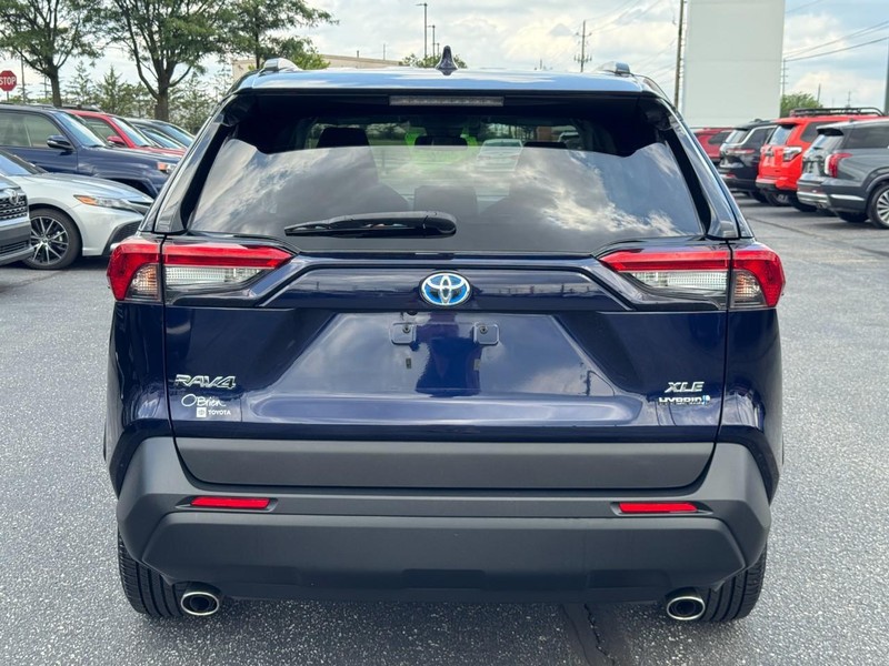 Toyota RAV4 Vehicle Image 05