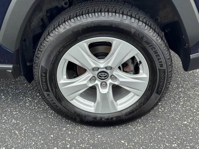 Toyota RAV4 Vehicle Image 07