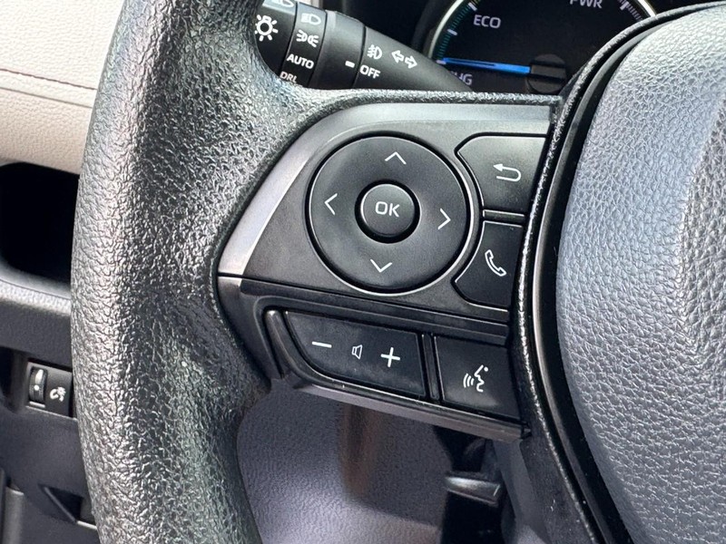 Toyota RAV4 Vehicle Image 18