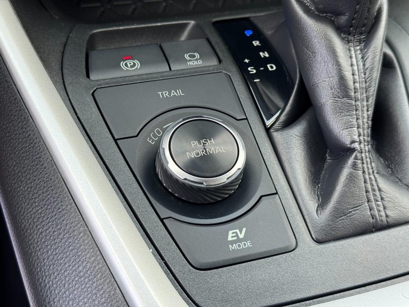 Toyota RAV4 Vehicle Image 22