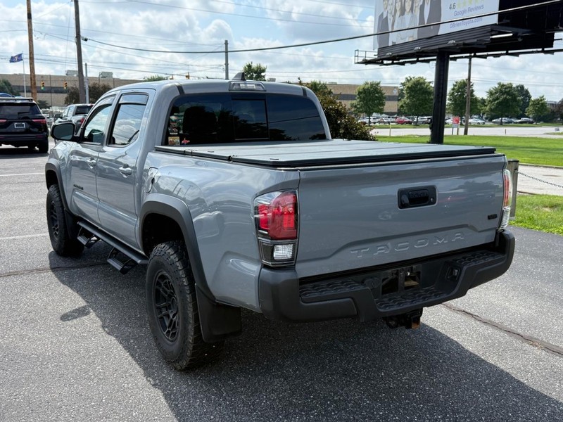 Toyota Tacoma 4WD Vehicle Image 03