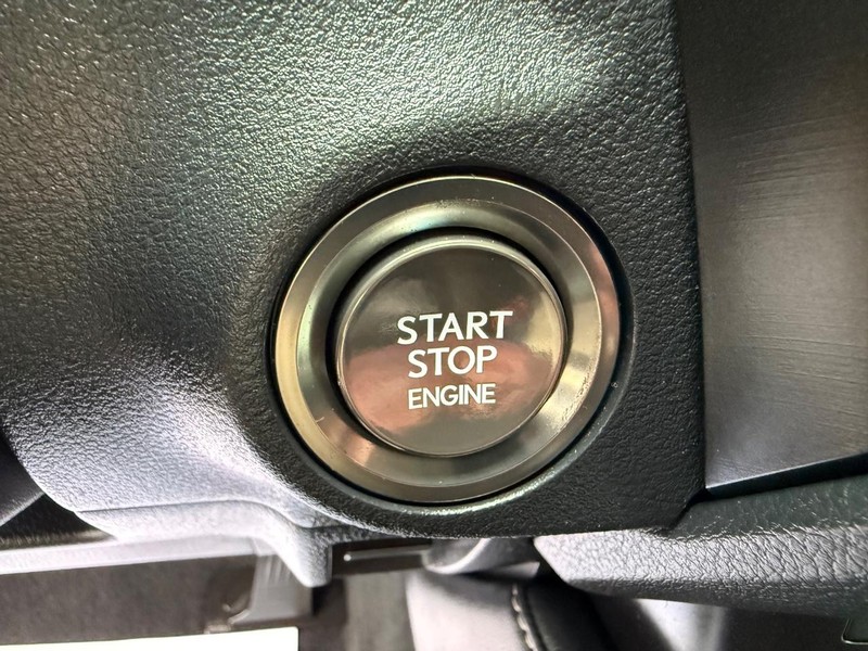 Lexus ES Vehicle Image 17