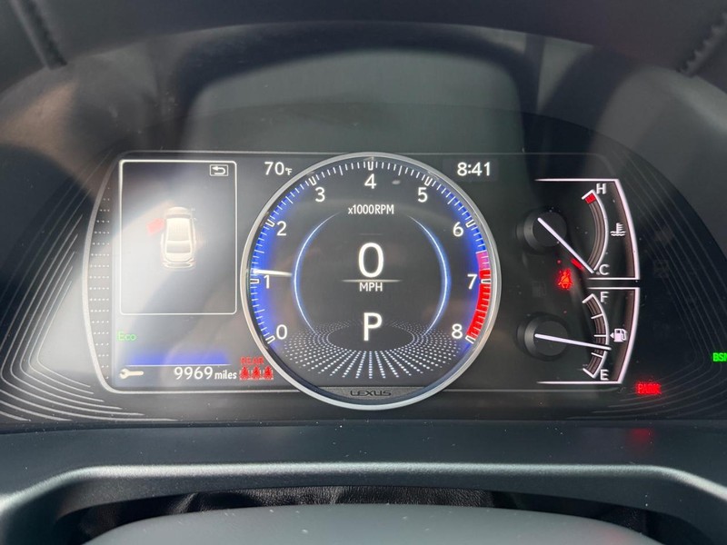Lexus ES Vehicle Image 25