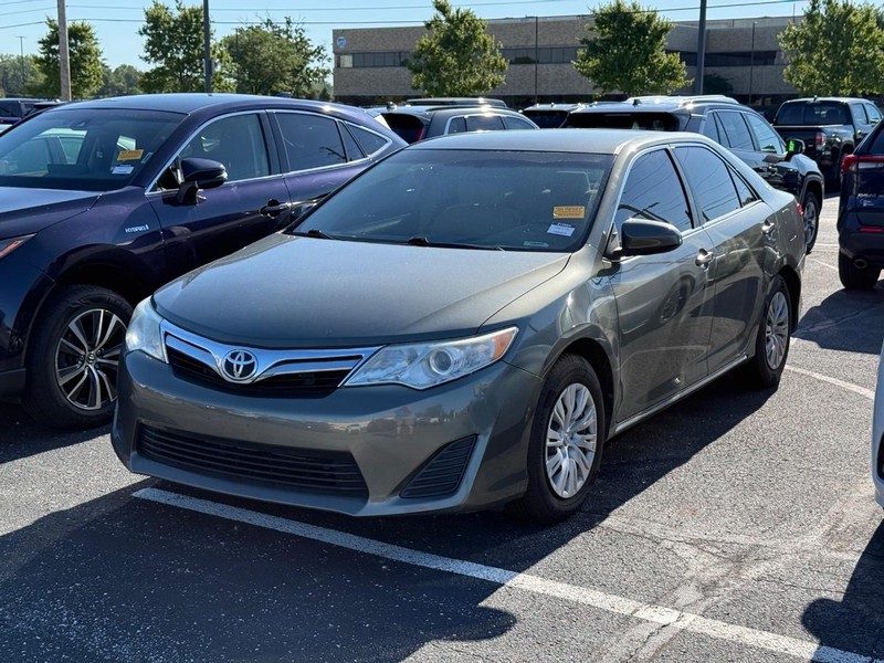 Toyota Camry Vehicle Image 02