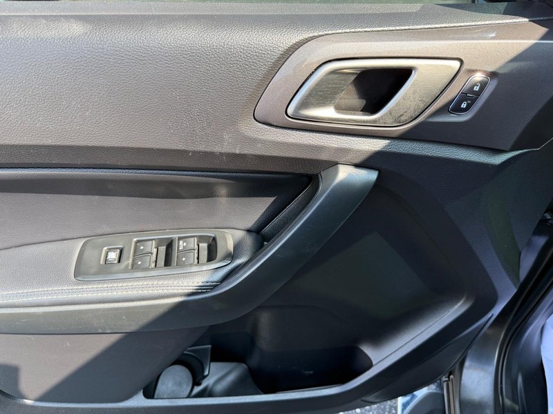 Ford Ranger Vehicle Full-screen Gallery Image 24