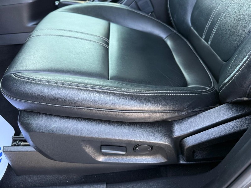 Ford Ranger Vehicle Full-screen Gallery Image 25
