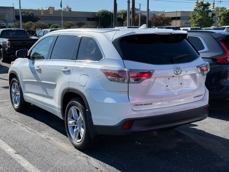 Toyota Highlander Vehicle Image 03