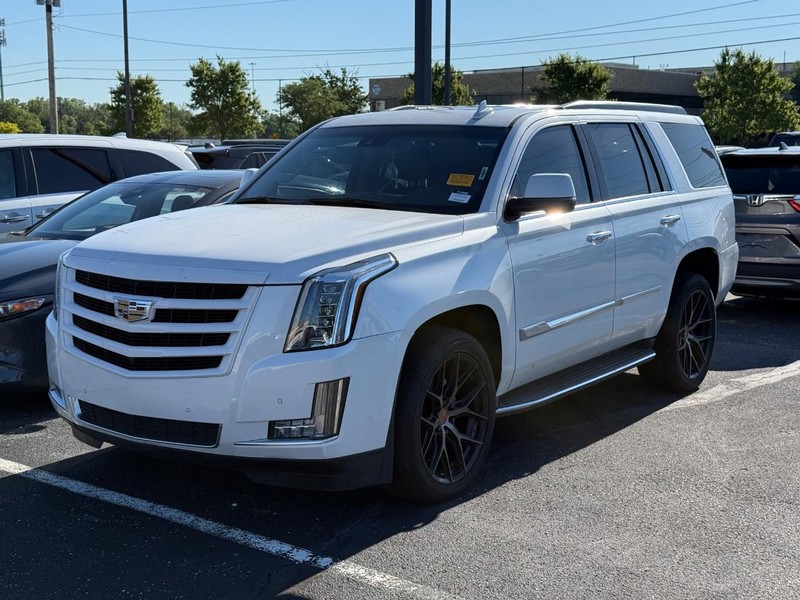 Cadillac Escalade Vehicle Image 02