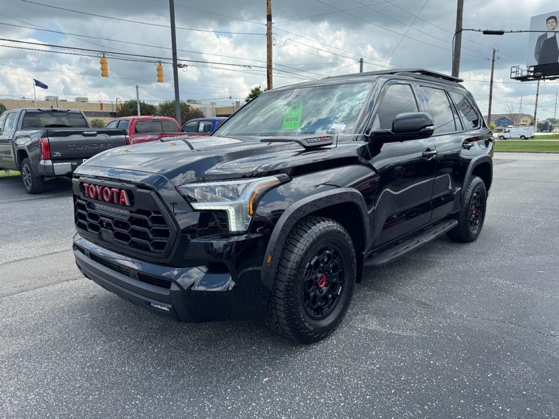 Toyota Sequoia Vehicle Image 08